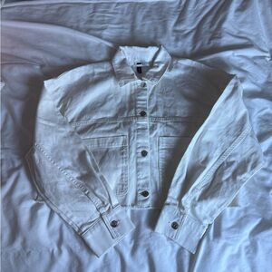 H&M white cropped denim jacket